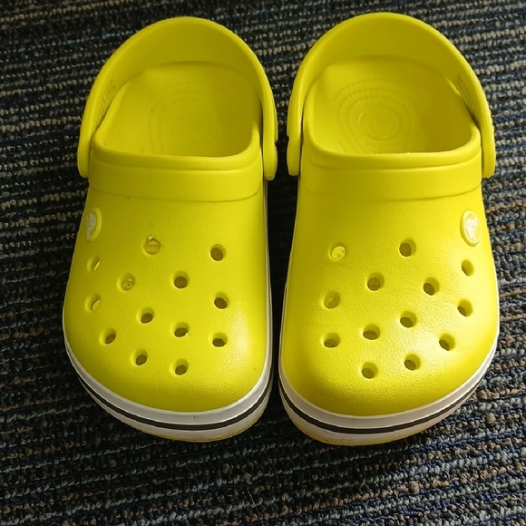 CROCS Kids Bright Yellow Water Shoes - Picture 2 of 7